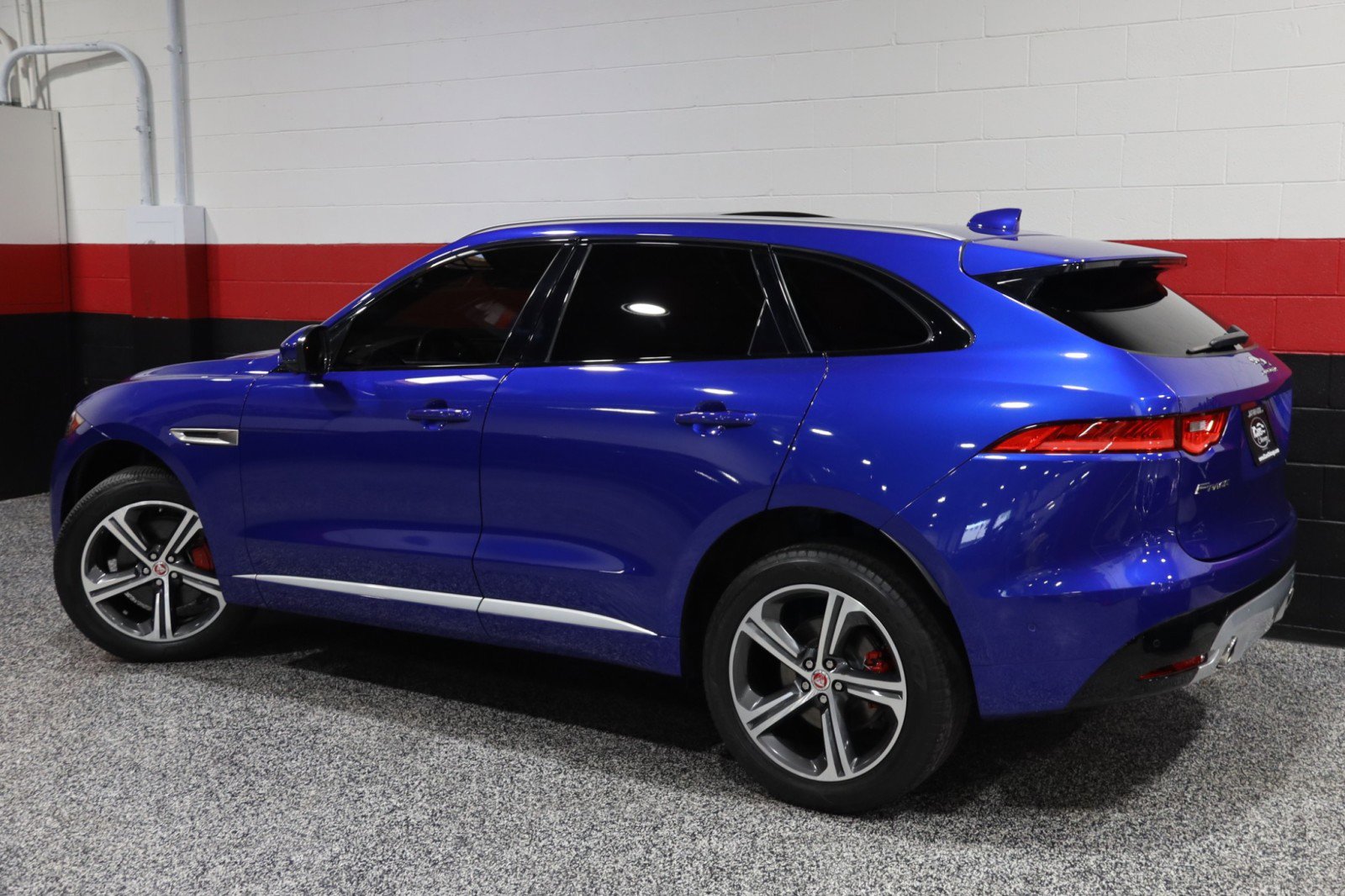 Used 2019 Jaguar F-PACE S image 25