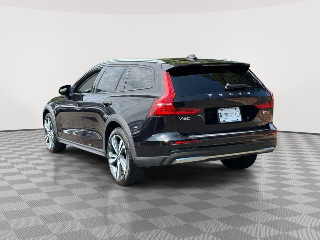 Used 2024 Volvo V60 B5 Cross Country Plus w/ Protection Package Premier AWD/4WD image 5