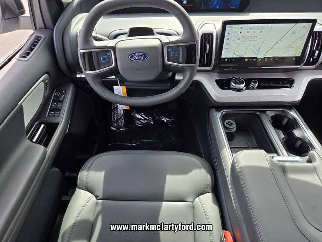 New 2026 Ford Expedition Active image 8