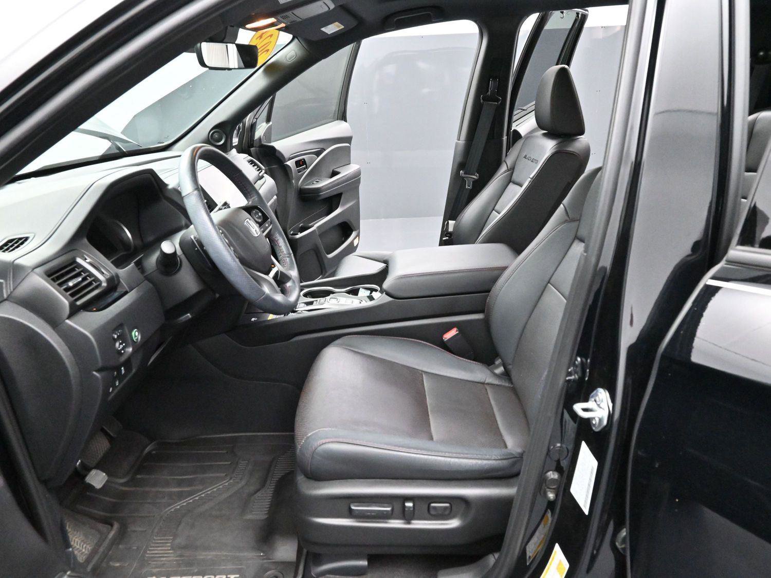 Used 2024 Honda Passport Black Edition image 17