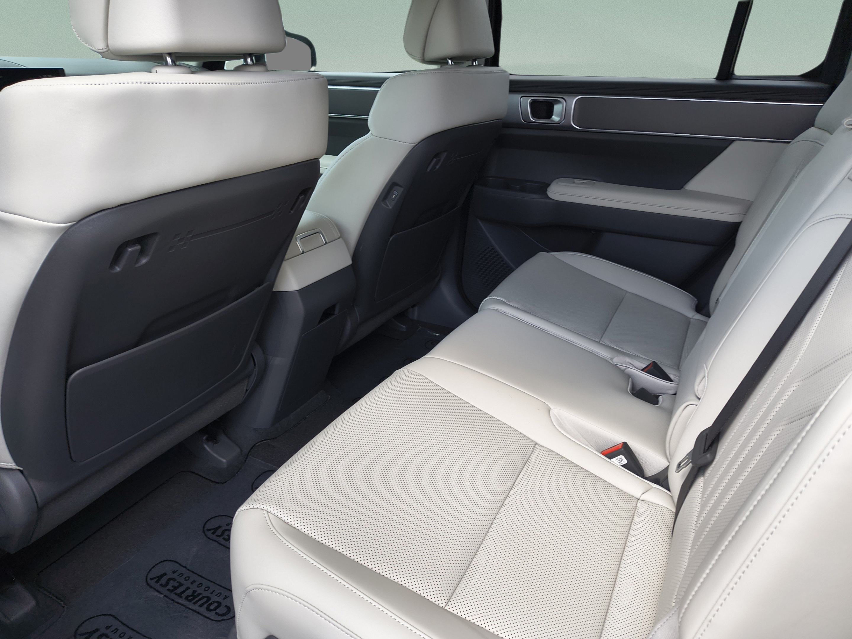 New 2027 Hyundai Santa Fe SEL FWD image 18