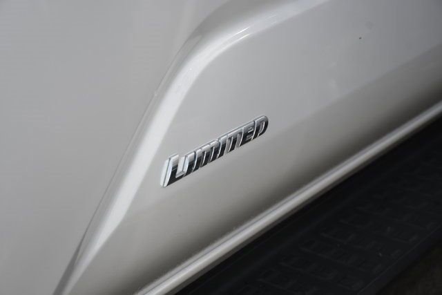 Used 2025 Toyota 4Runner Limited AWD/4WD image 17