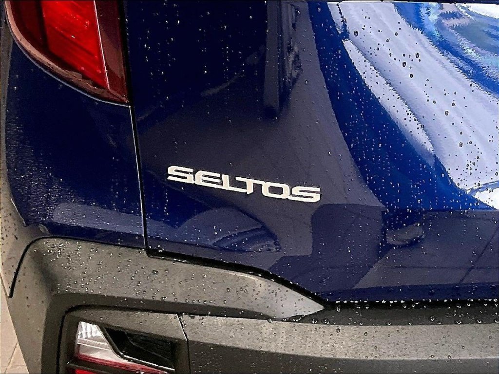 Used 2025 Kia Seltos LX AWD/4WD image 26
