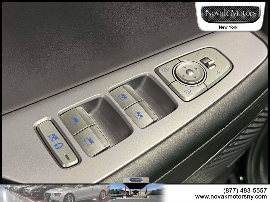 Used 2024 Hyundai Palisade Limited AWD/4WD image 19