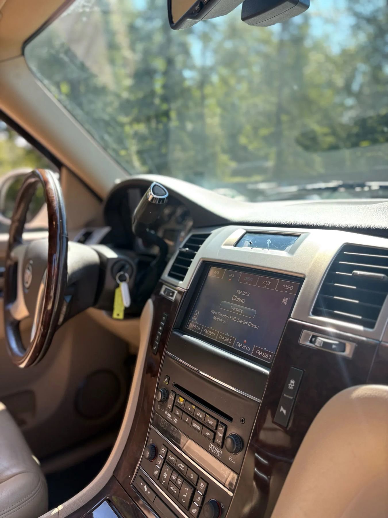 Used 2013 Cadillac Escalade ESV Premium image 18