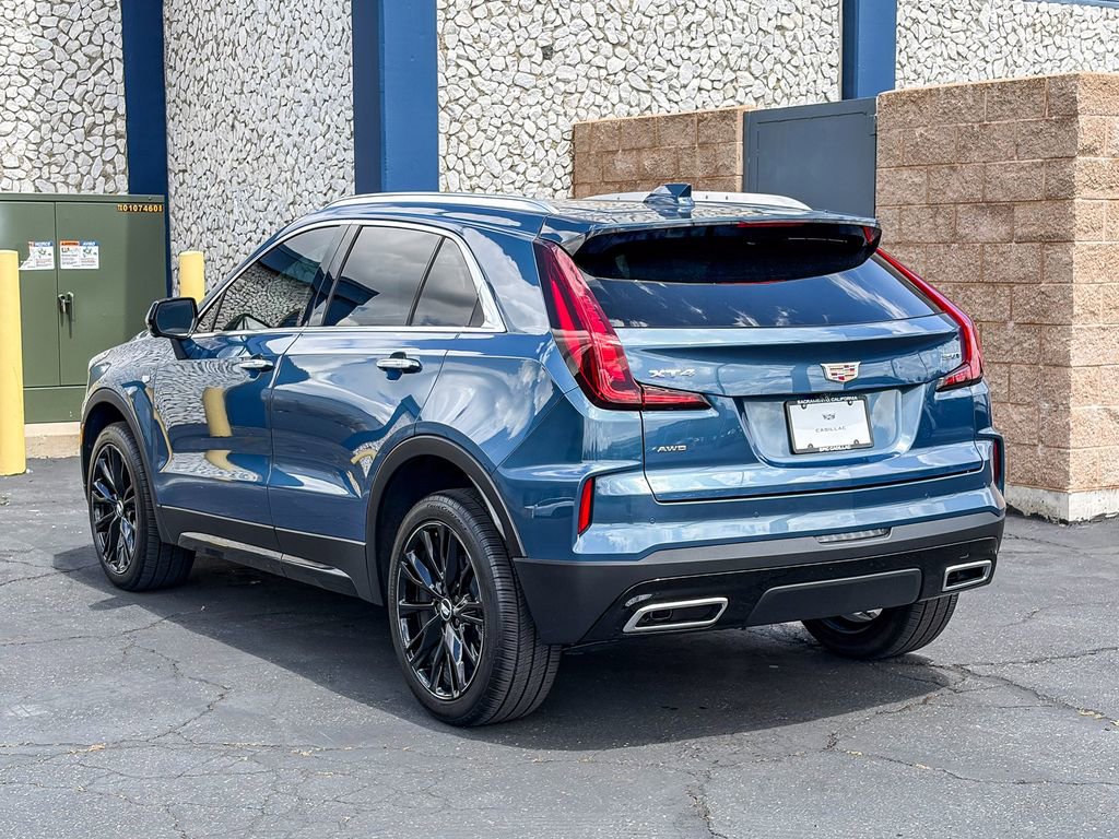 Used 2025 Cadillac XT4 Premium Luxury w/ Cold Weather Package AWD/4WD image 2