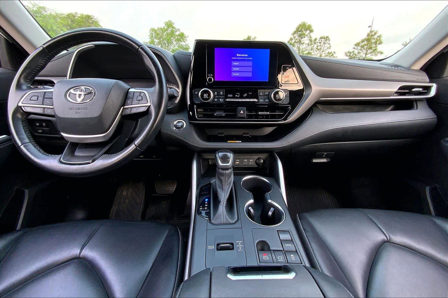 Used 2023 Toyota Highlander XLE image 15
