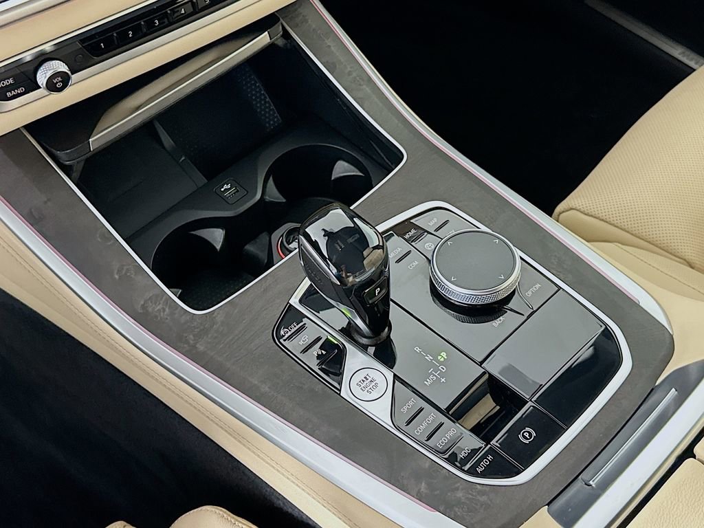 Certified 2022 BMW X5 xDrive40i w/ Luxury Seating Package image 17