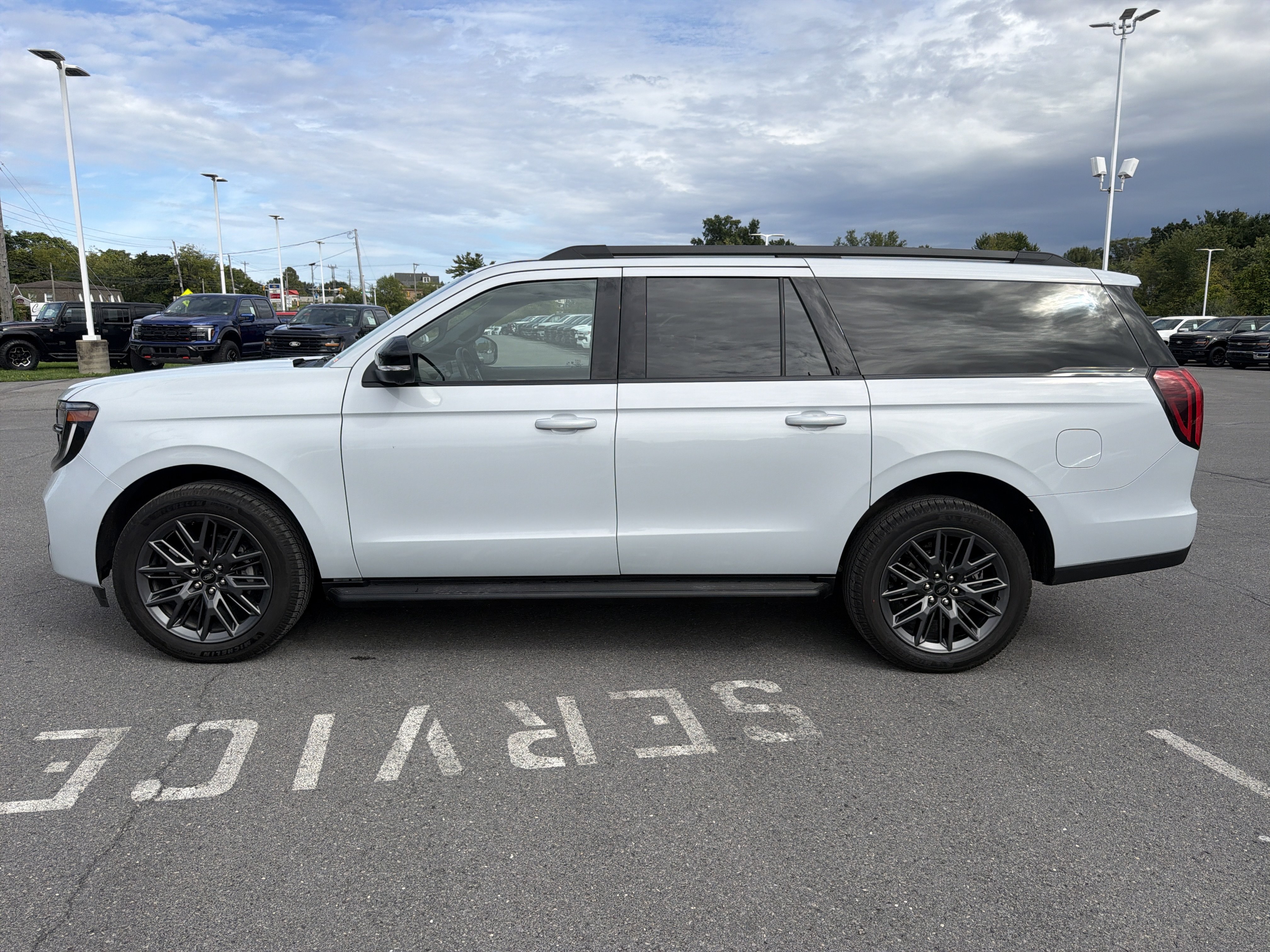 Used 2026 Ford Expedition Max Platinum w/ Stealth Appearance Package AWD/4WD image 7