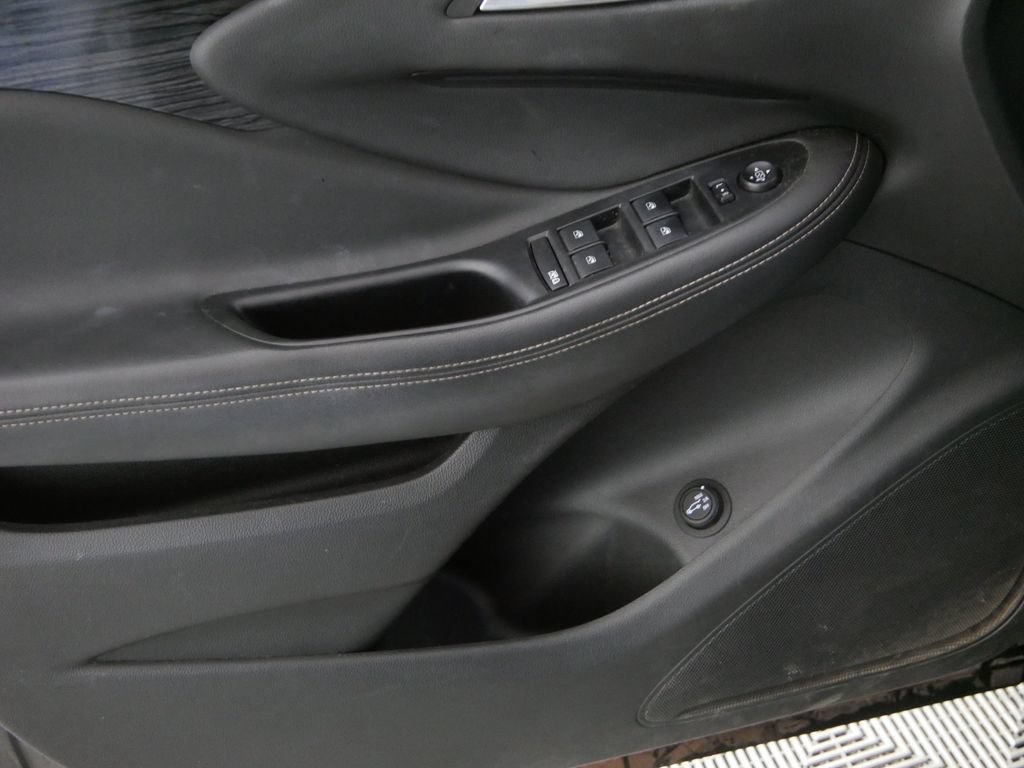 Used 2017 Buick Envision Essence AWD/4WD image 14