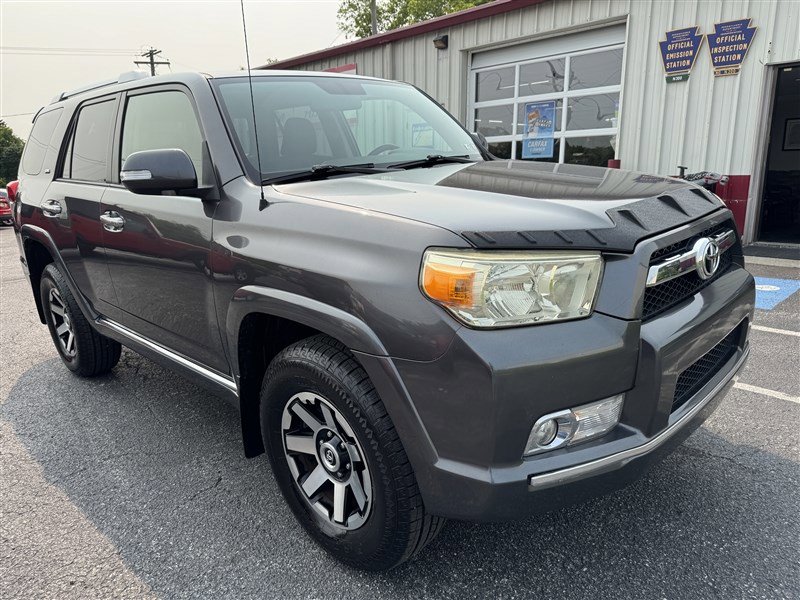 Used 2011 Toyota 4Runner SR5 image 2