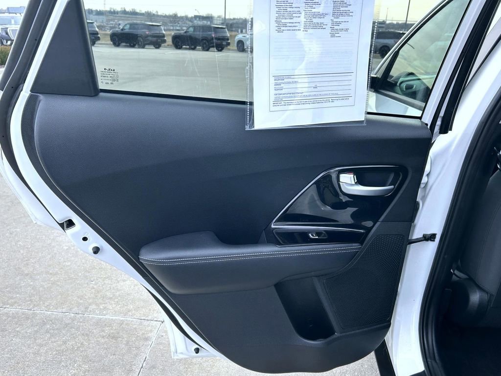 Used 2022 Kia Niro LXS image 18