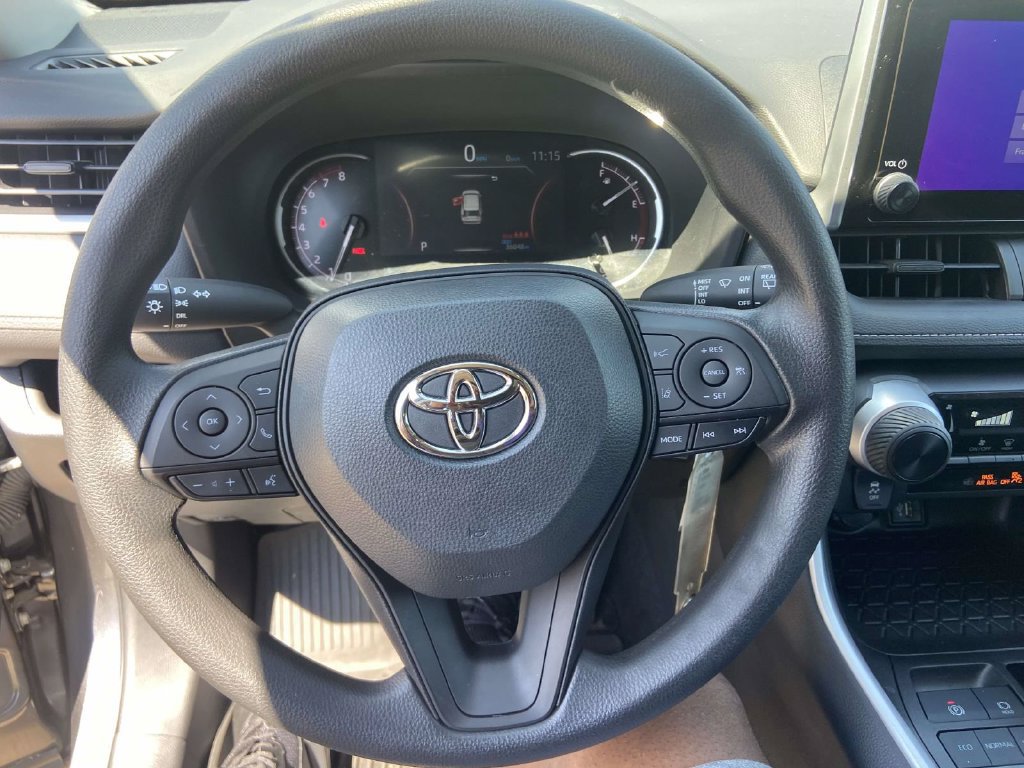 Used 2023 Toyota RAV4 LE FWD image 31