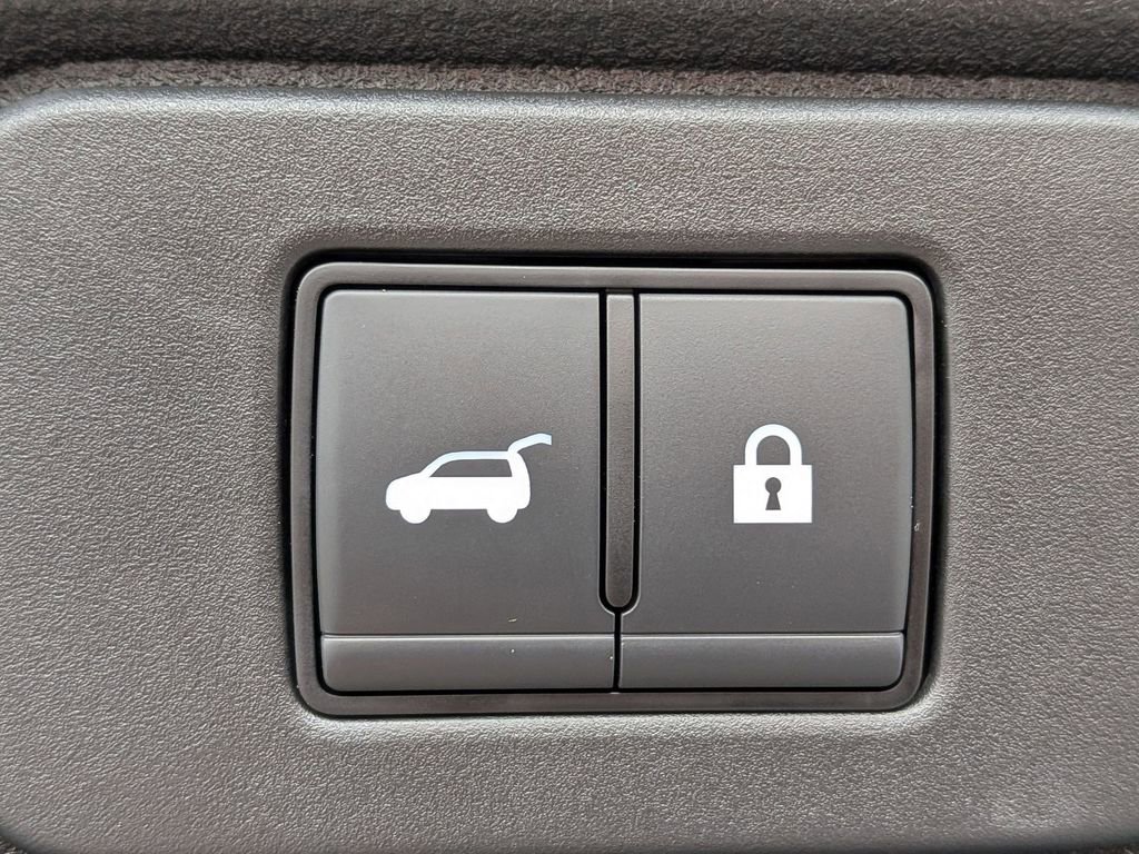 Used 2025 Nissan Pathfinder SV w/ SV Premium Package FWD image 22