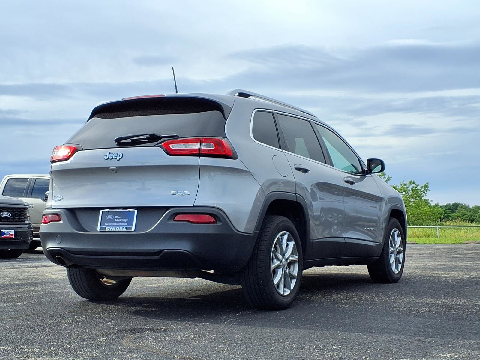 Used 2017 Jeep Cherokee Latitude FWD image 6