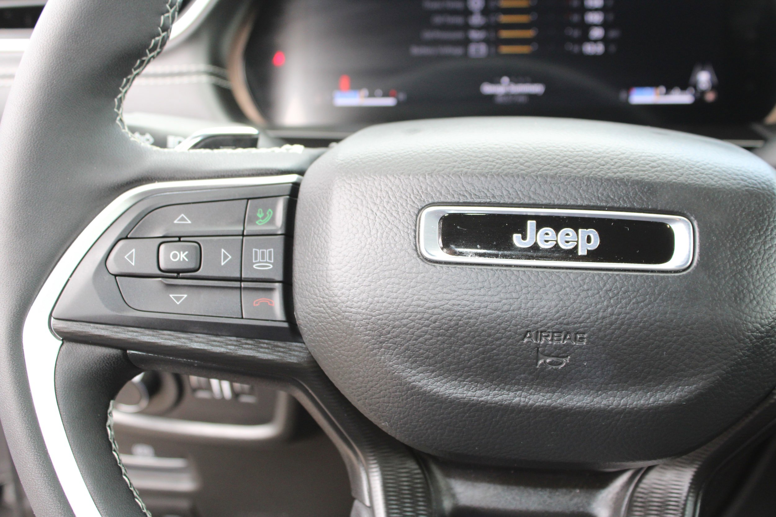 New 2025 Jeep Grand Cherokee Altitude RWD image 9