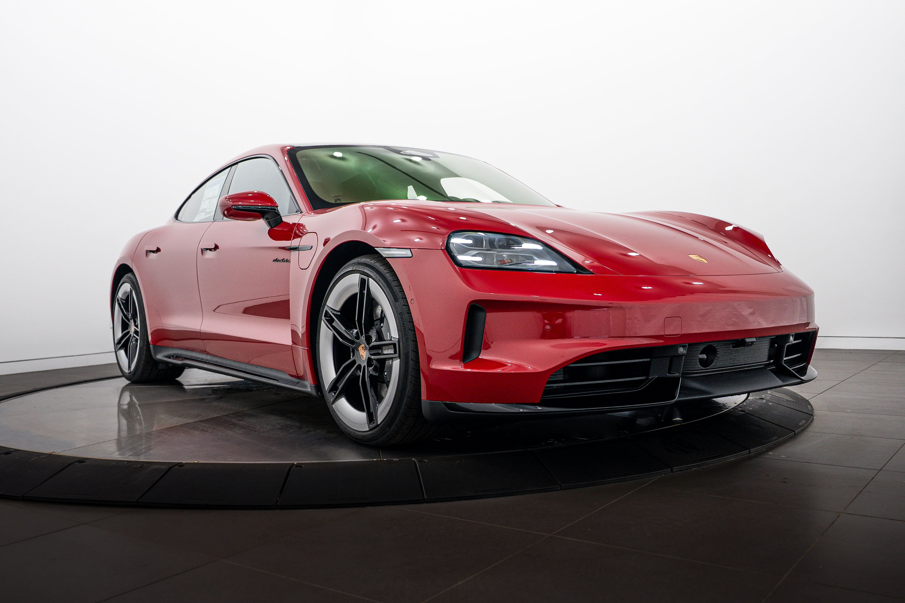 New 2026 Porsche Taycan GTS AWD/4WD image 9