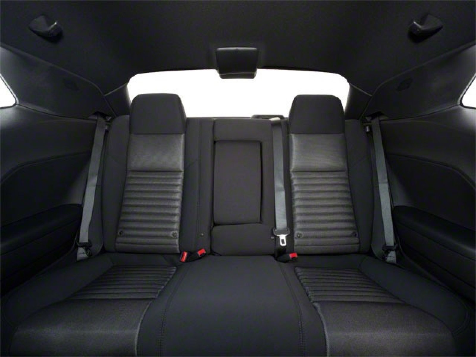 Used 2013 Dodge Challenger SXT RWD image 12