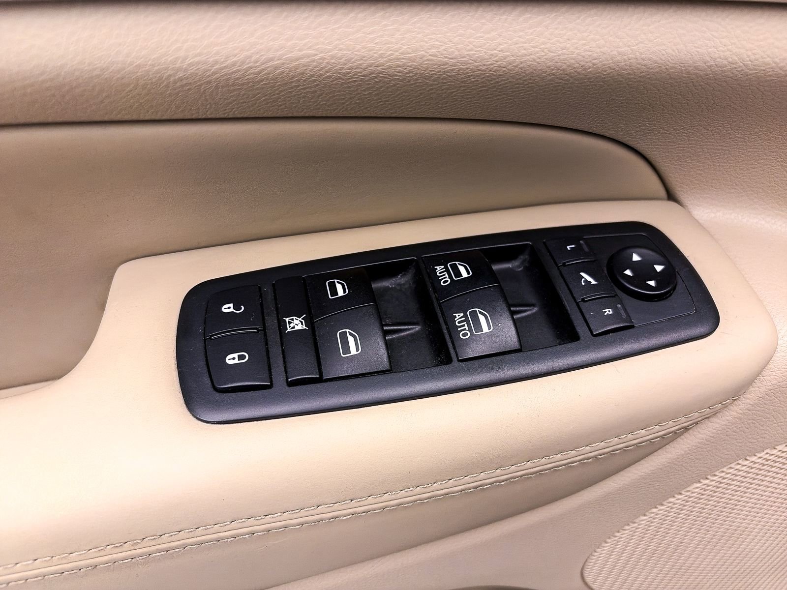 Used 2018 Jeep Grand Cherokee Overland image 18