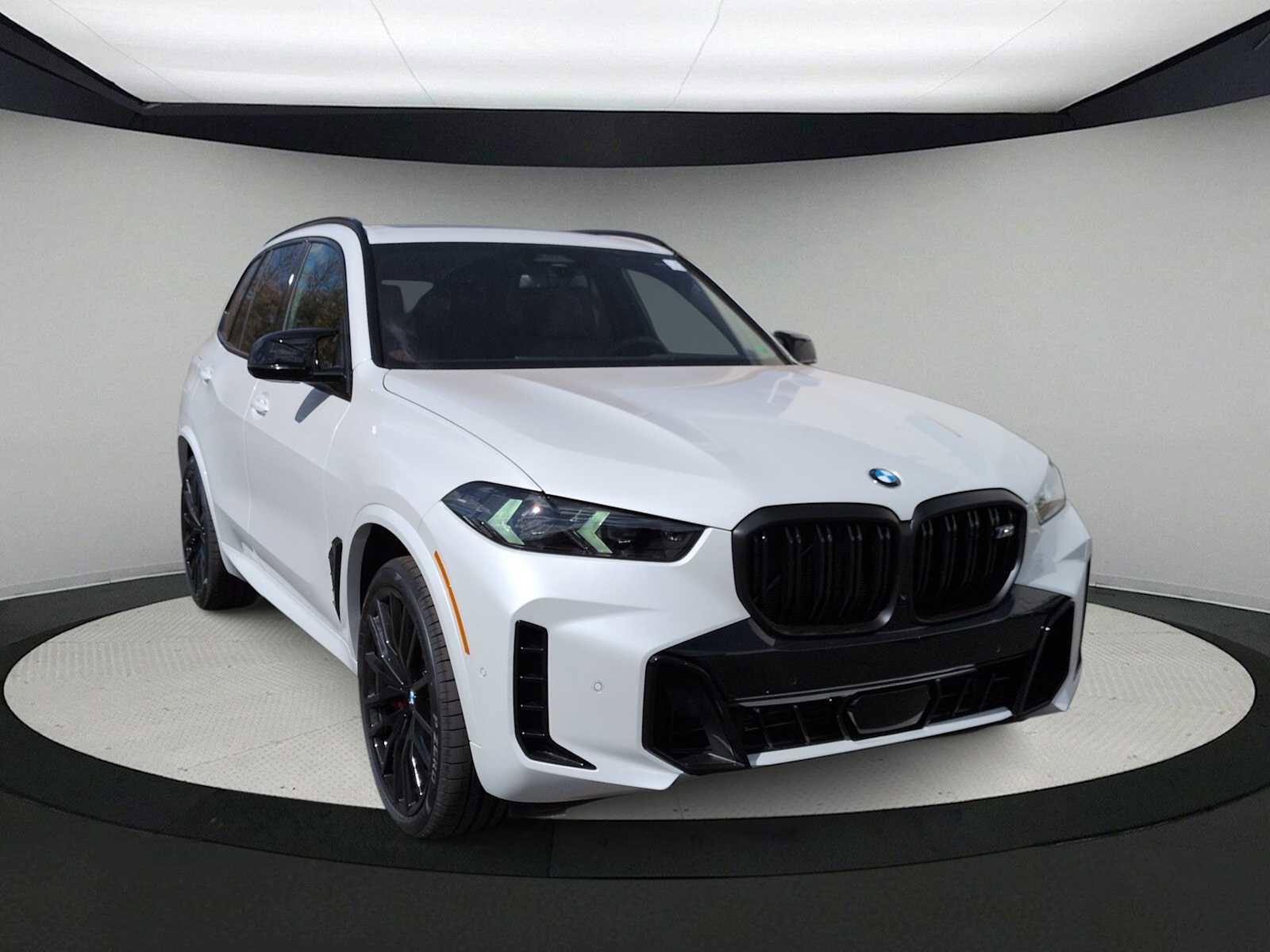 New 2026 BMW X5 M60i w/ Climate Comfort Package image 2