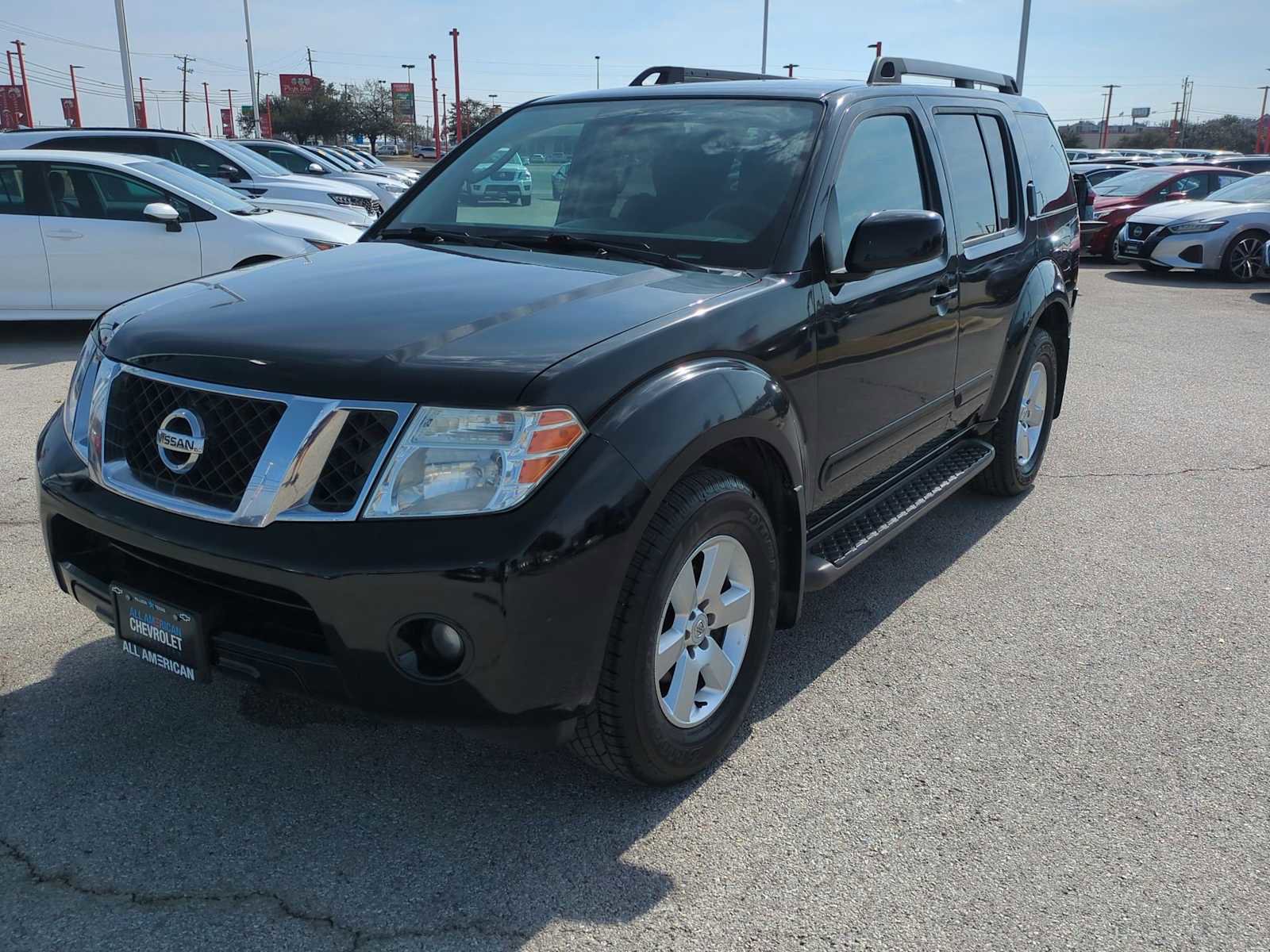 Used 2012 Nissan Pathfinder SV image 4