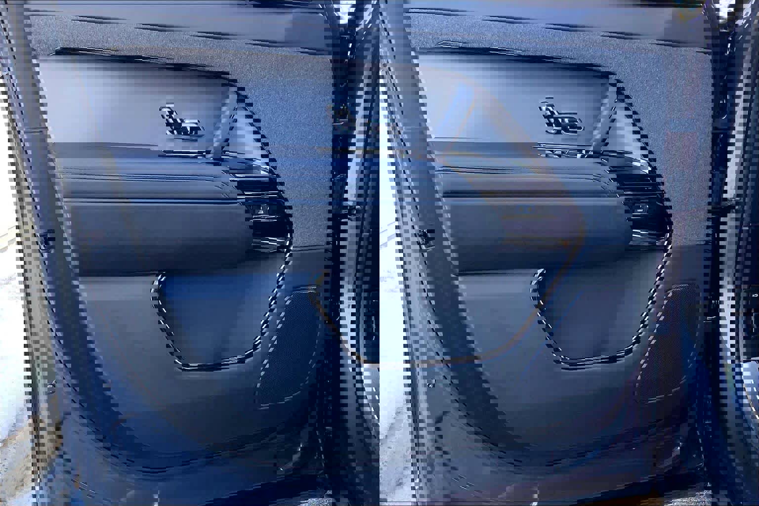 Used 2025 Land Rover Range Rover Sport SE AWD/4WD image 20