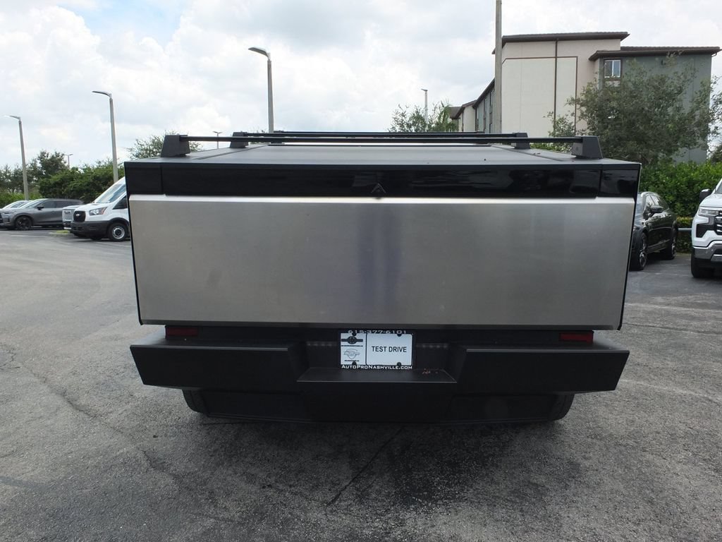 Used 2025 Tesla Cybertruck AWD Crew Cab image 11