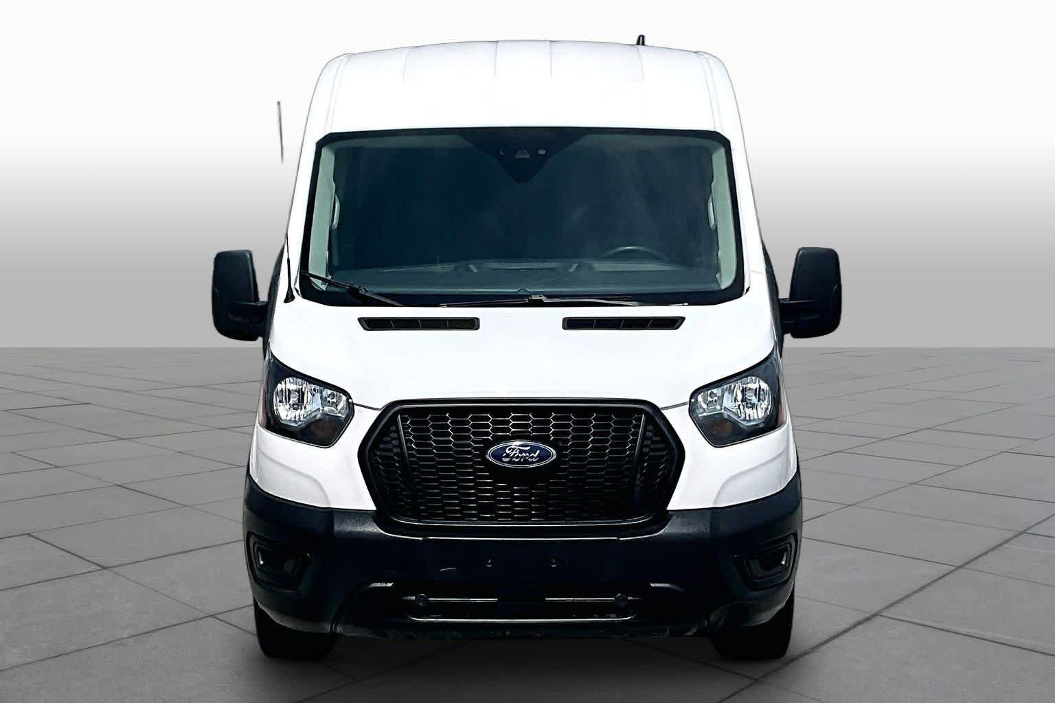 Used 2023 Ford Transit 250 Medium Roof AWD image 4