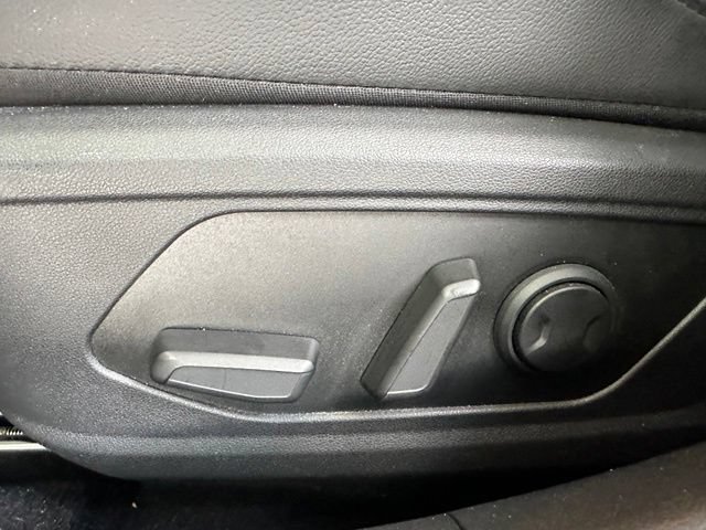 Used 2023 Hyundai Elantra Limited FWD image 30