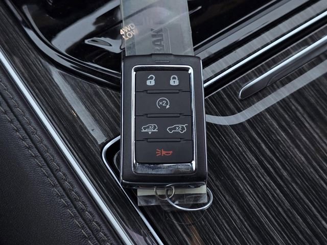 Used 2022 Jeep Wagoneer Series III w/ Premium Group I AWD/4WD image 35