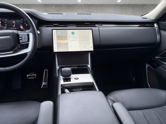 Used 2024 Land Rover Range Rover SE AWD/4WD image 3