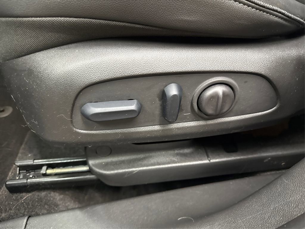 Used 2023 Buick Encore GX Preferred w/ Cold Weather Comfort Package image 37