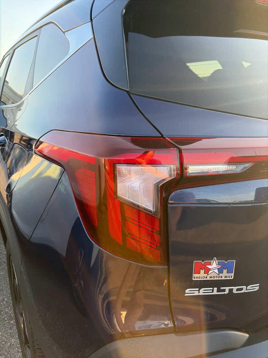 Used 2024 Kia Seltos EX FWD image 20