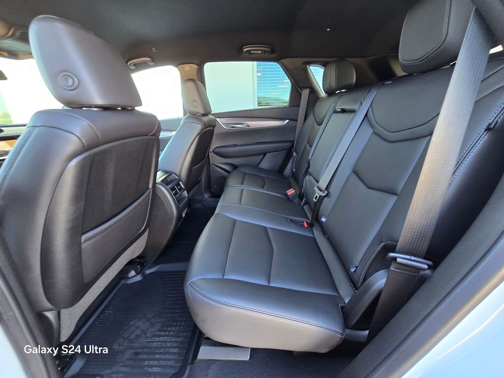 New 2026 Cadillac XT5 Luxury w/ LPO, Bronce Accent Package image 15
