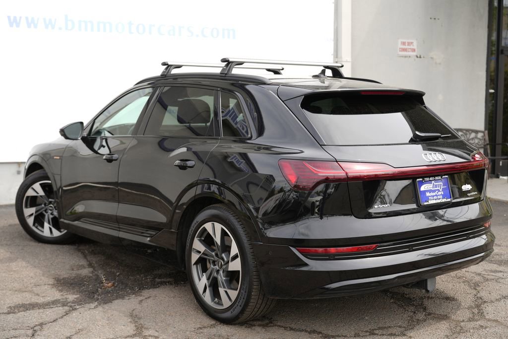 Used 2022 Audi e-tron Premium w/ Convenience Plus Package AWD/4WD image 4