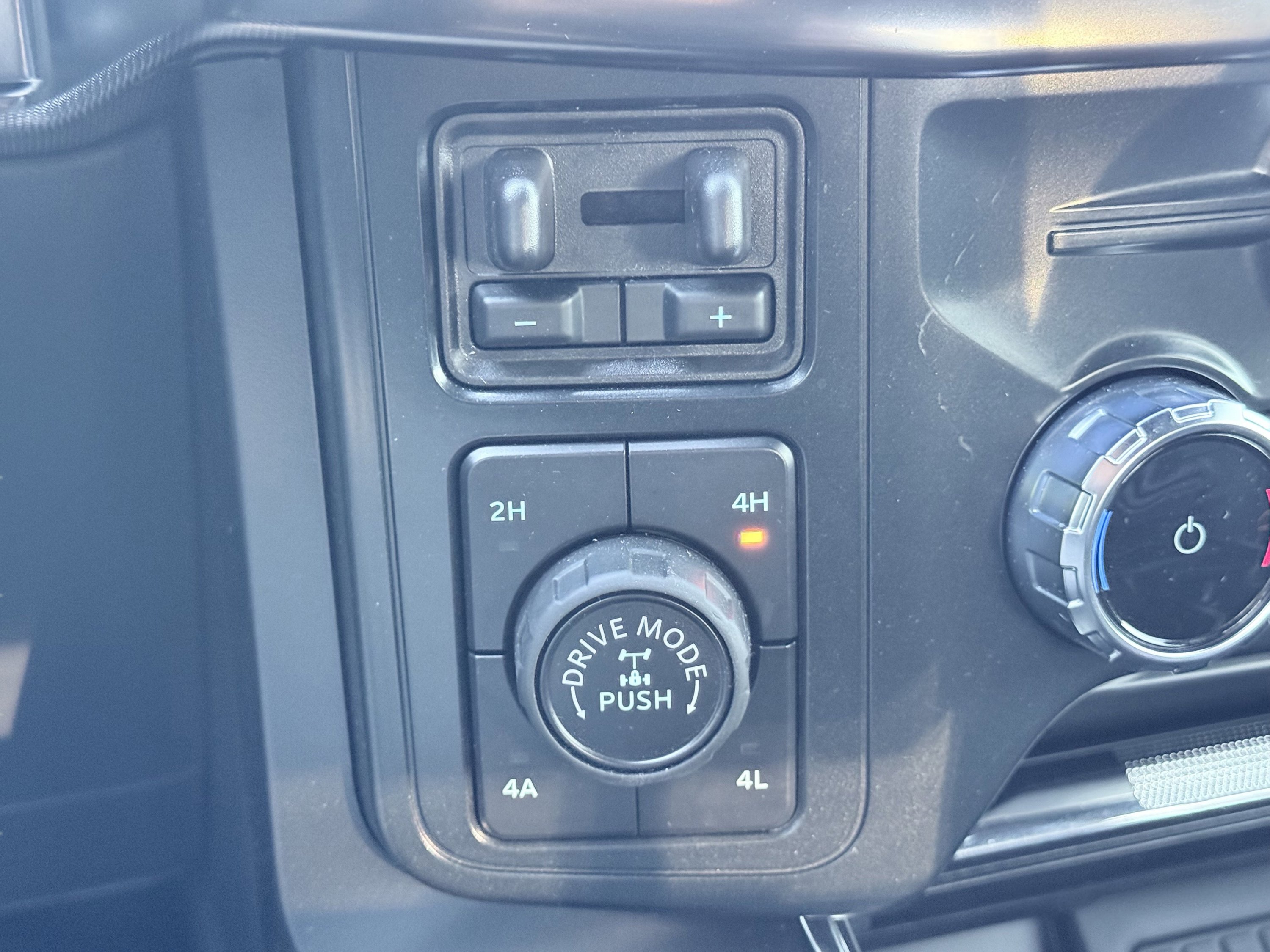 Used 2025 Ford F150 Raptor AWD/4WD image 90