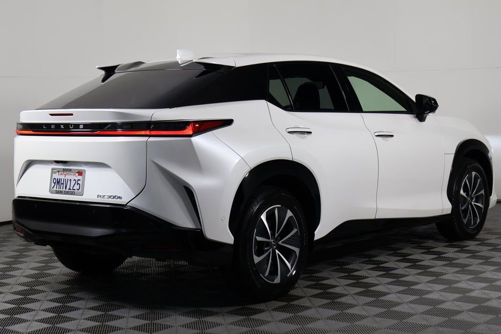 Used 2024 Lexus RZ 300e Premium w/ Technology Package image 4