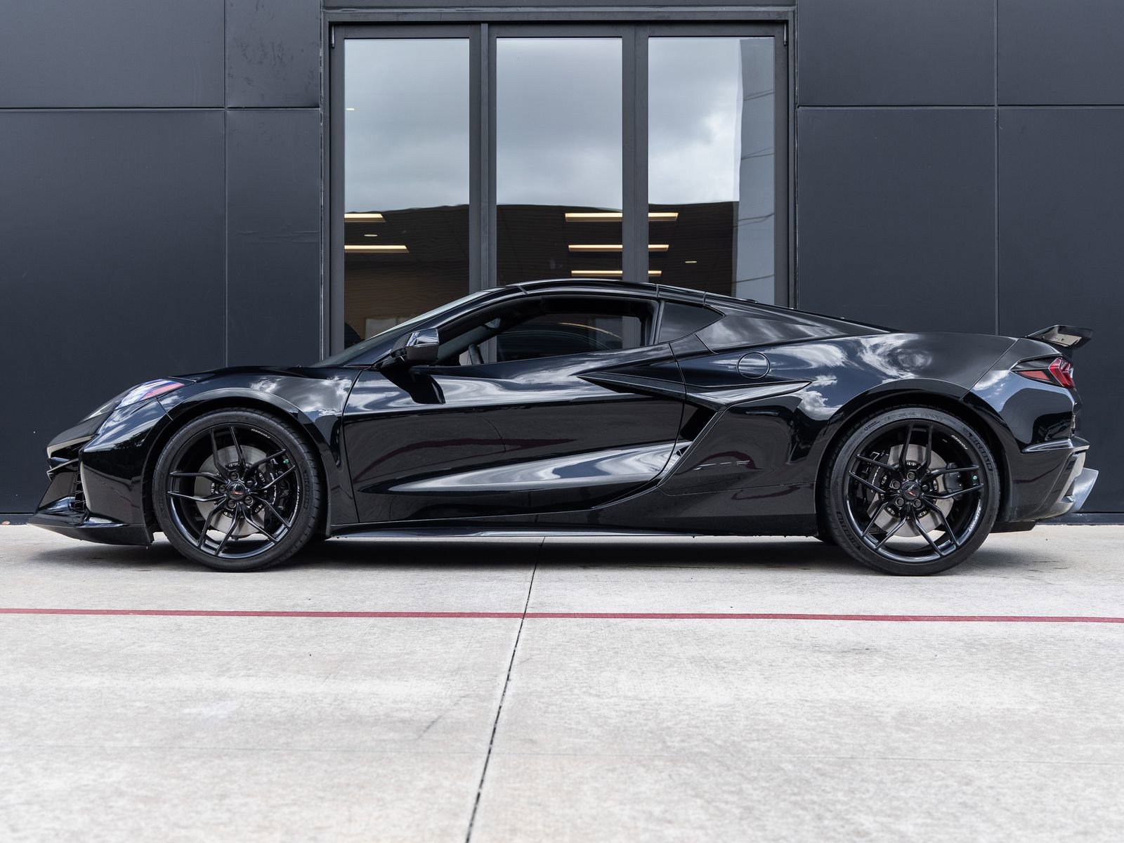 Used 2025 Chevrolet Corvette Z06 w/ Battery Protection Package RWD image 9