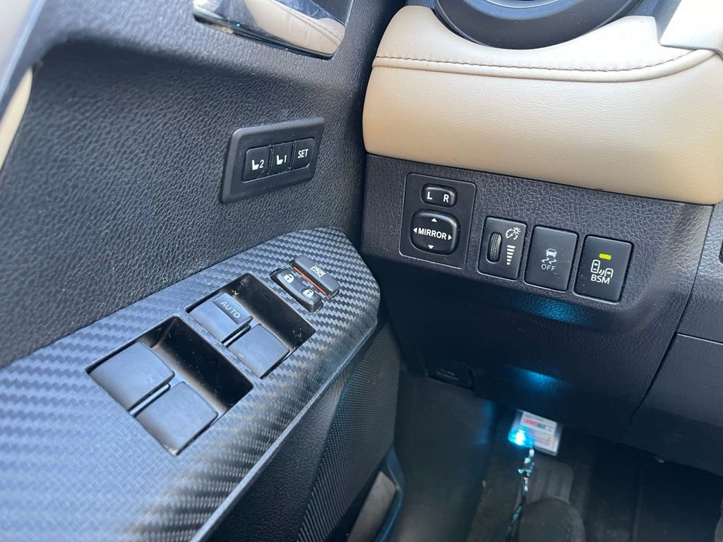 Used 2015 Toyota RAV4 Limited w/ Technology Package image 12