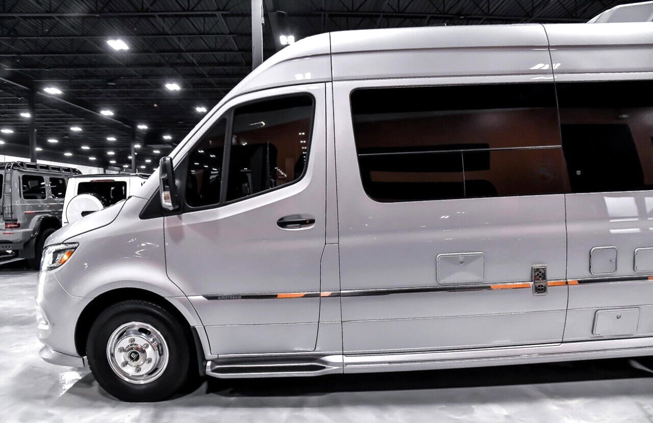 Used 2022 Mercedes-Benz Sprinter 3500 image 5