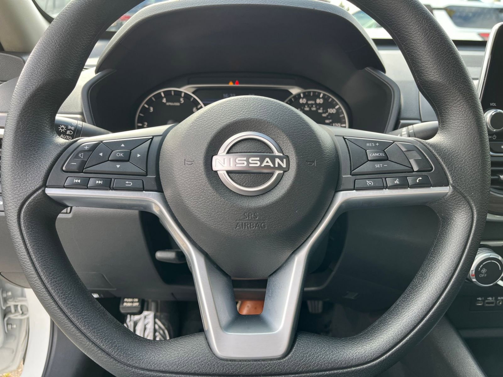 Used 2025 Nissan Altima 2.5 SV FWD image 29