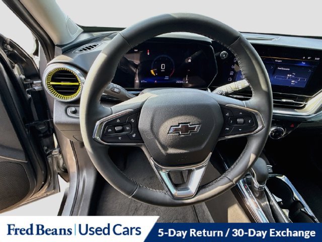 Used 2025 Chevrolet Trax ACTIV w/ Sunroof Package FWD image 16