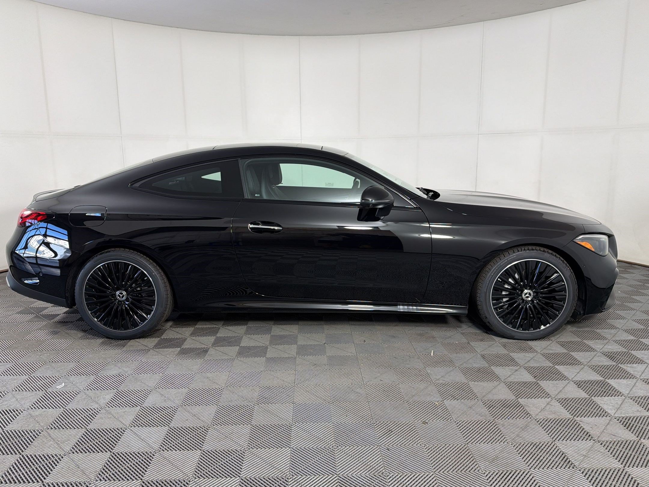 New 2026 Mercedes-Benz CLE 300 4MATIC Coupe image 8