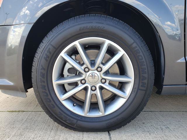 Used 2016 Dodge Grand Caravan SE image 27