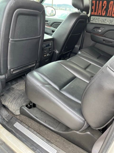 Used 2013 Chevrolet Avalanche LTZ AWD/4WD image 8