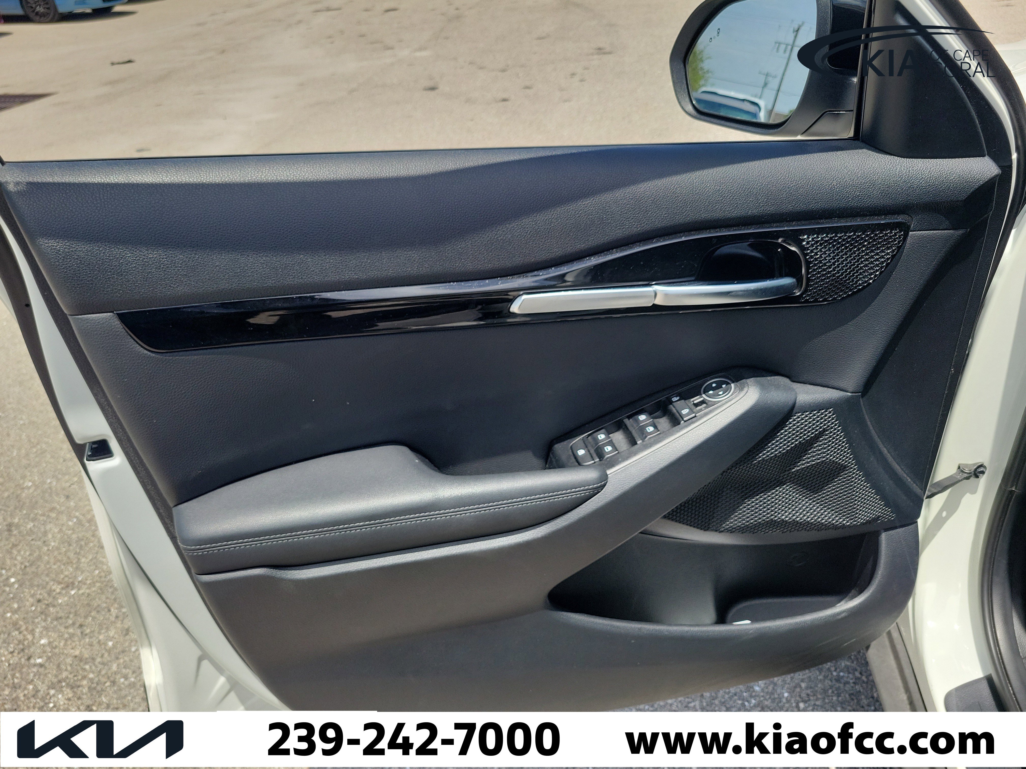Certified 2025 Kia Seltos S FWD image 22