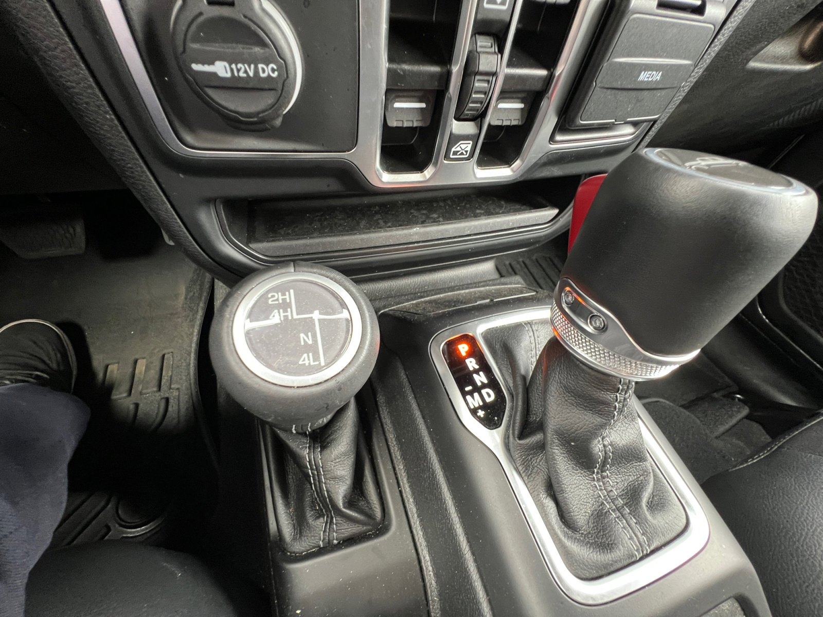 Used 2025 Jeep Gladiator Sport image 22