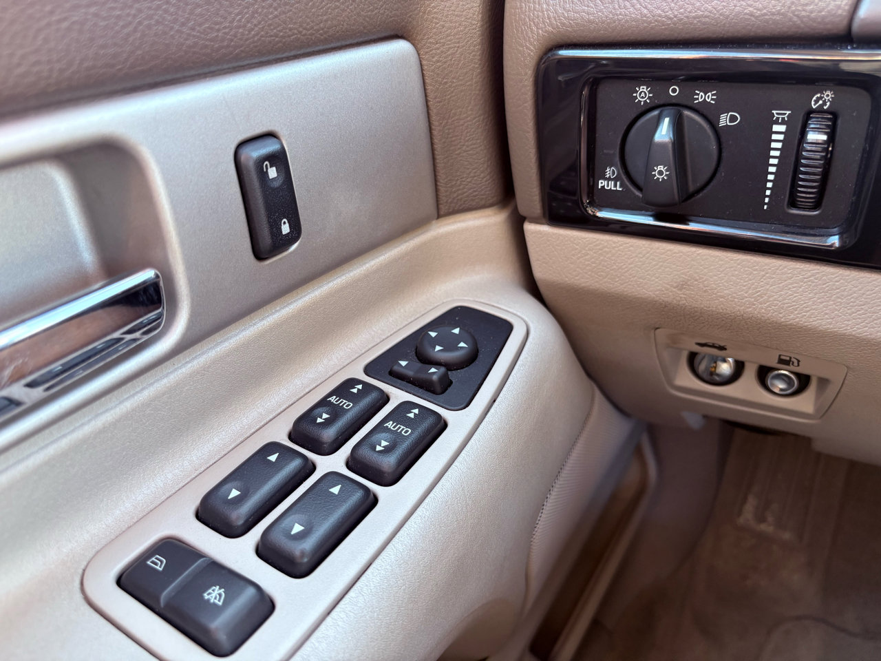 Used 2004 Lincoln LS image 35