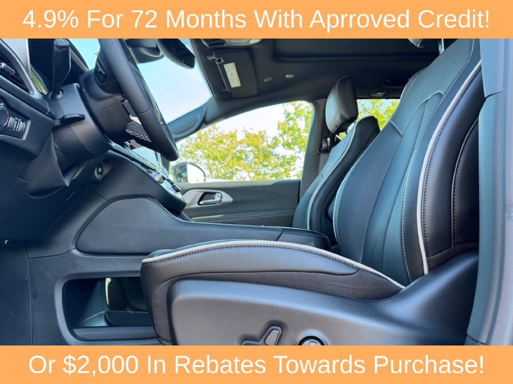 New 2027 Chrysler Pacifica Limited FWD image 17