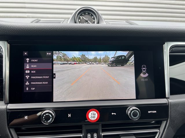 Certified 2025 Porsche Macan image 19